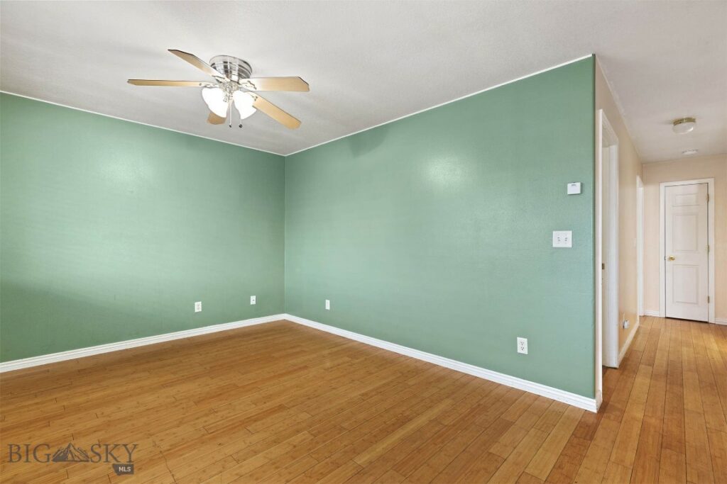 208 Show Place, Belgrade MT 59714