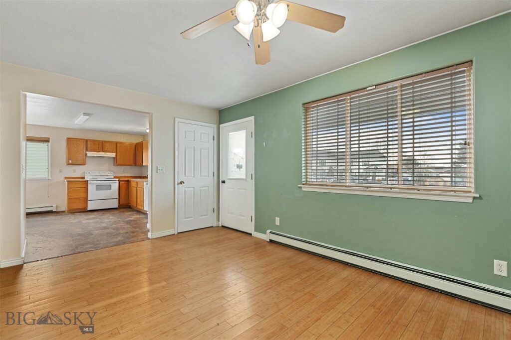 208 Show Place, Belgrade MT 59714