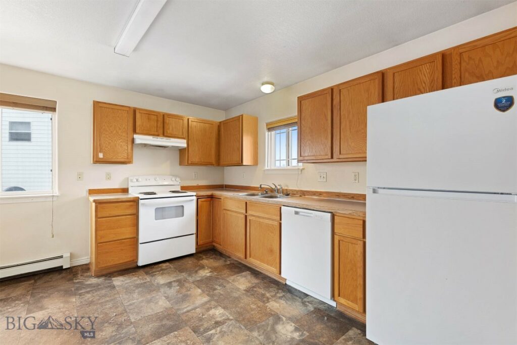 208 Show Place, Belgrade MT 59714