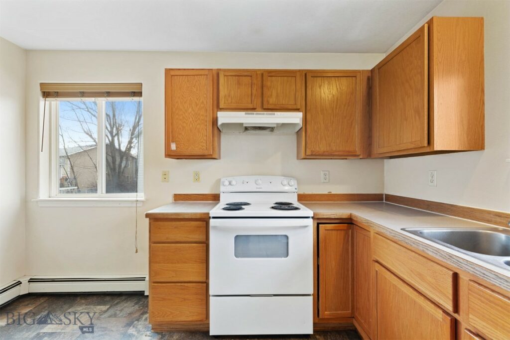 208 Show Place, Belgrade MT 59714