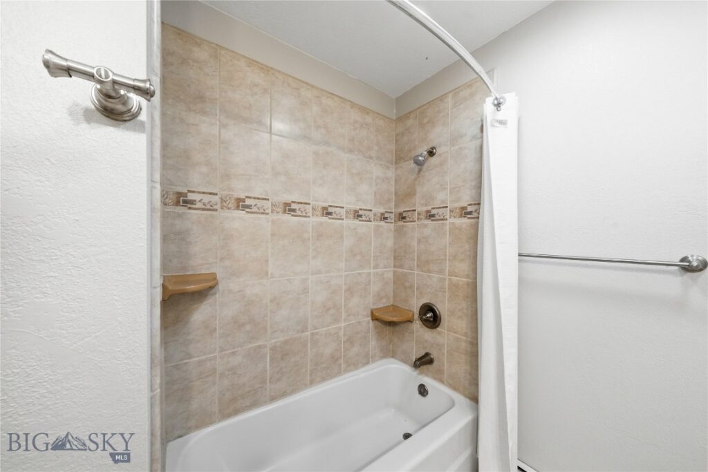 208 Elm Lane, Livingston MT 59047