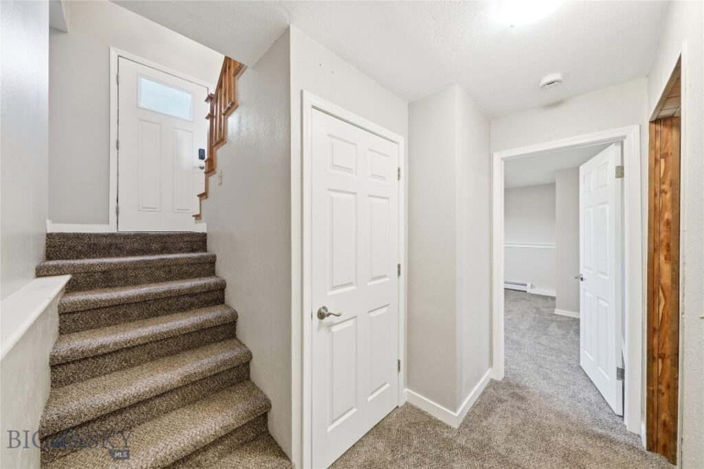 208 Elm Lane, Livingston MT 59047