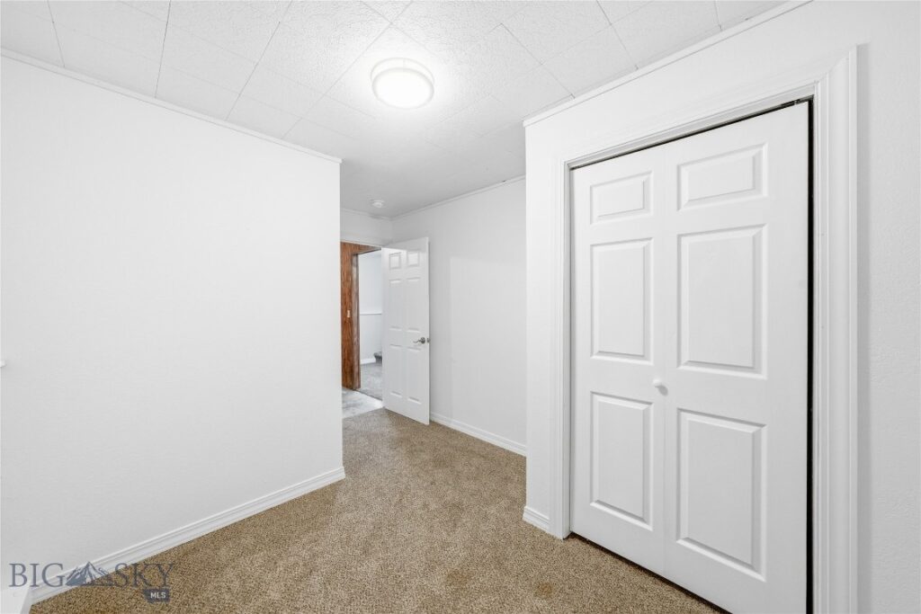 208 Elm Lane, Livingston MT 59047