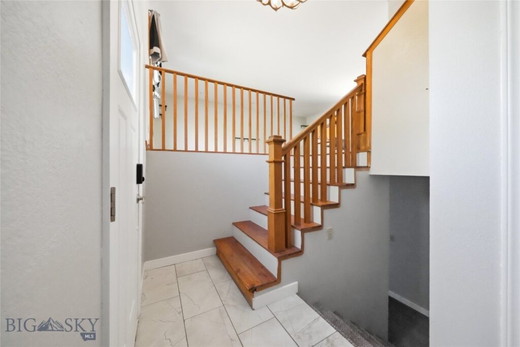 208 Elm Lane, Livingston MT 59047