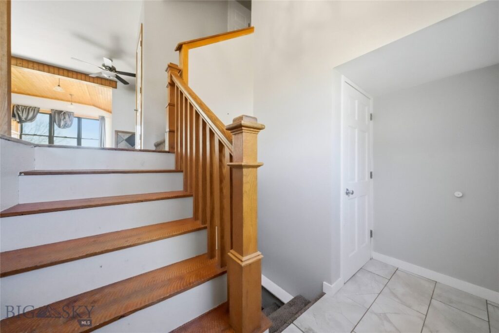 208 Elm Lane, Livingston MT 59047