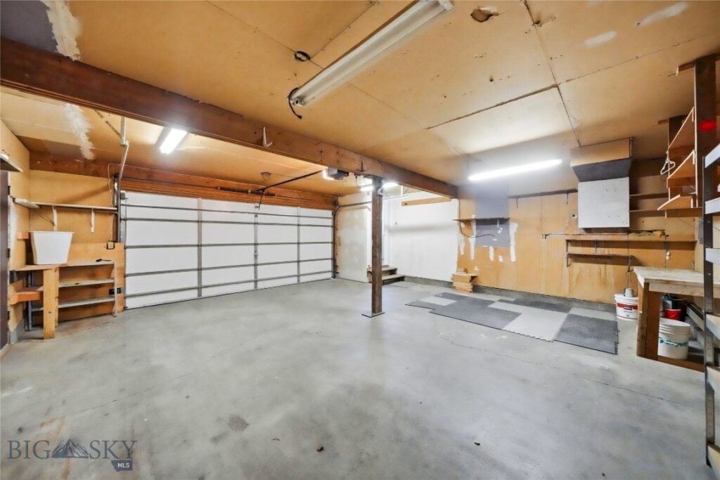 208 Elm Lane, Livingston MT 59047