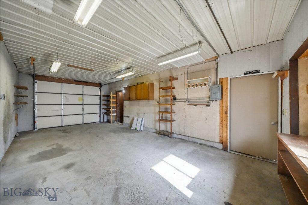 208 Elm Lane, Livingston MT 59047