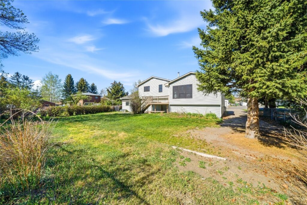 208 Elm Lane, Livingston MT 59047