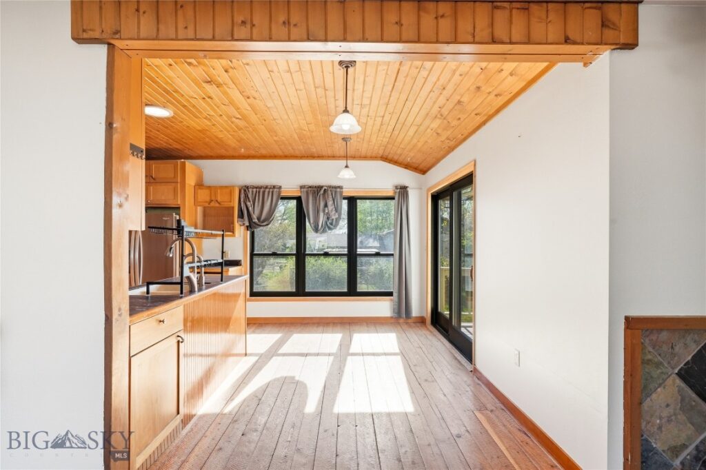 208 Elm Lane, Livingston MT 59047