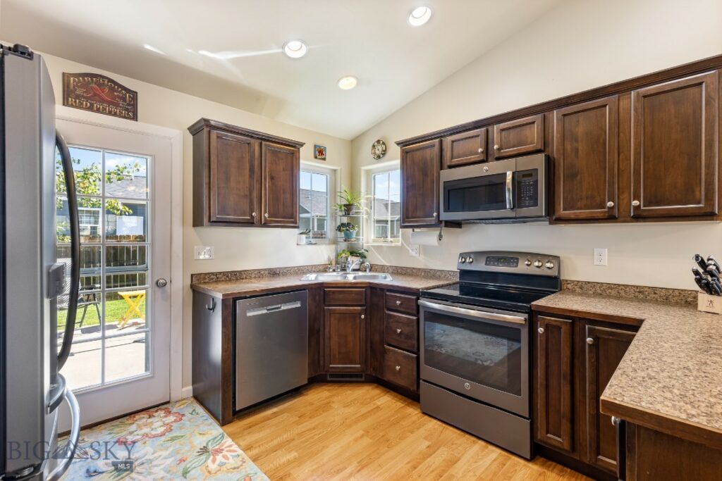 2103 Sturnella, Belgrade MT 59714