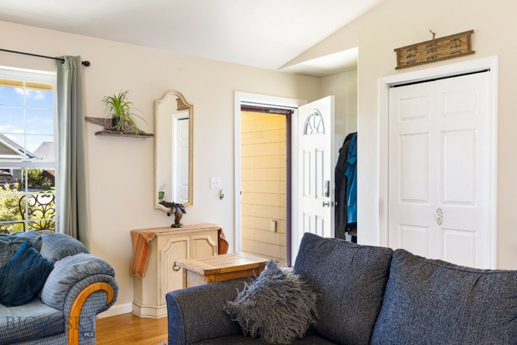 2103 Sturnella, Belgrade MT 59714