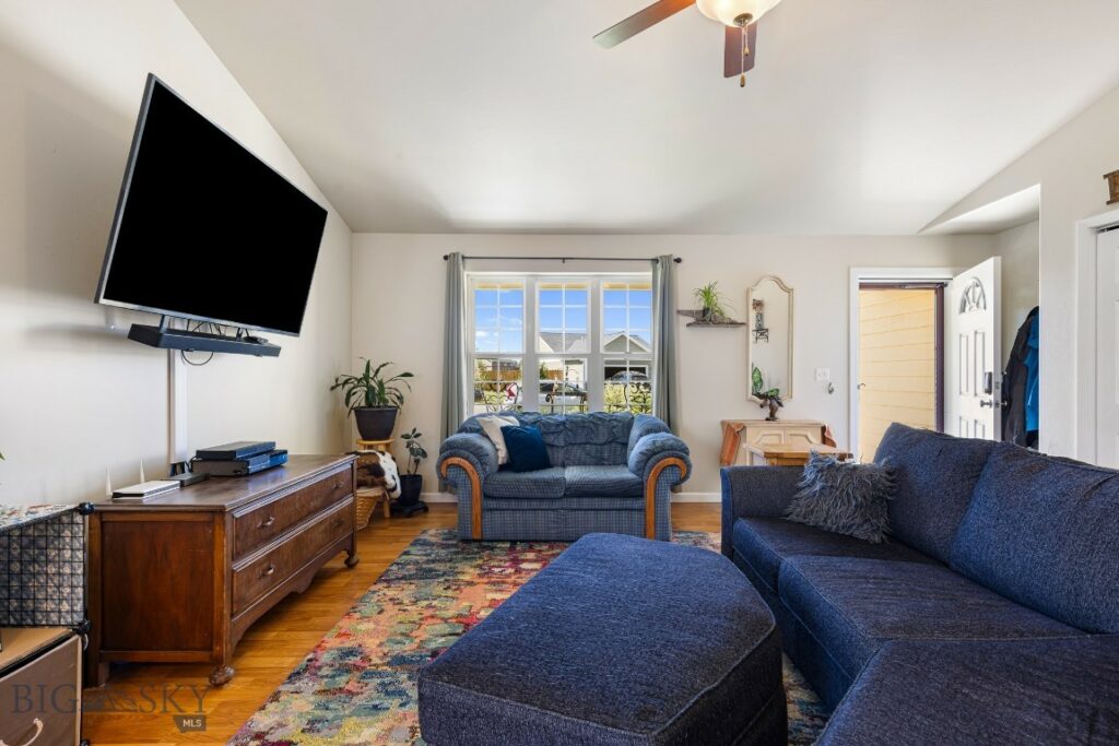 2103 Sturnella, Belgrade MT 59714
