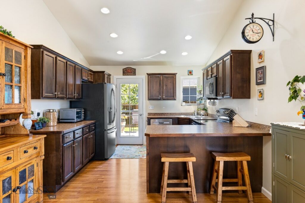 2103 Sturnella, Belgrade MT 59714