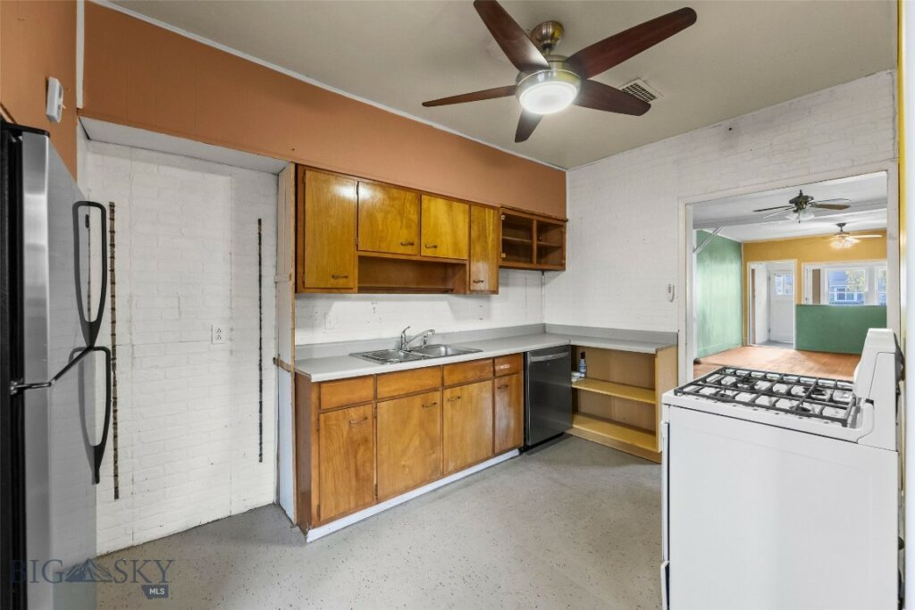 211 S E Street, Livingston MT 59047