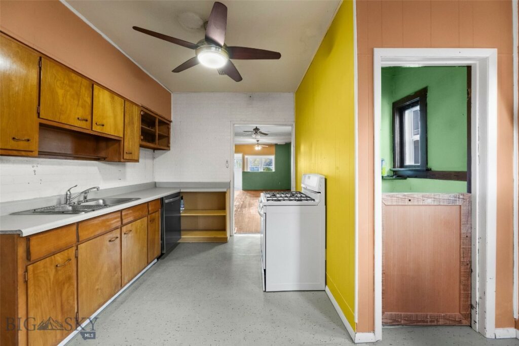 211 S E Street, Livingston MT 59047