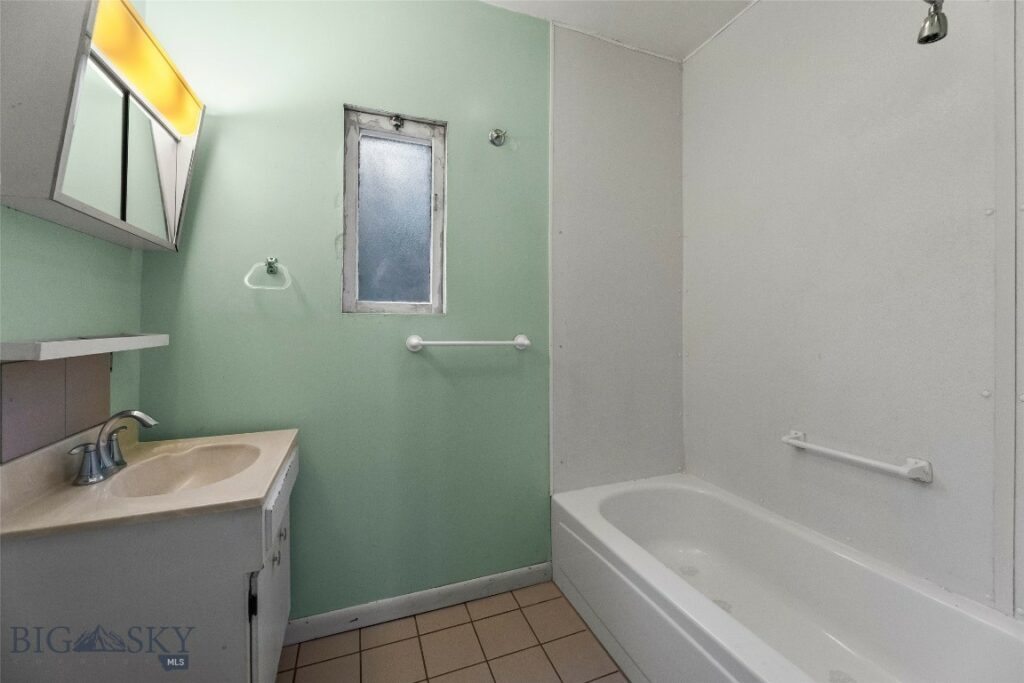 211 S E Street, Livingston MT 59047