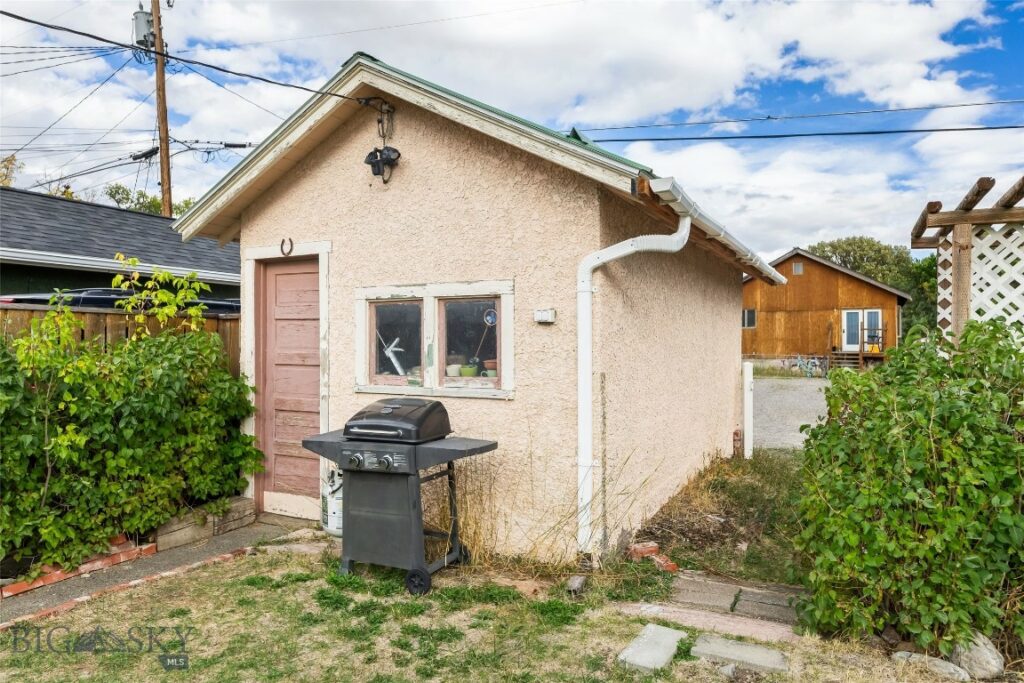 211 S E Street, Livingston MT 59047