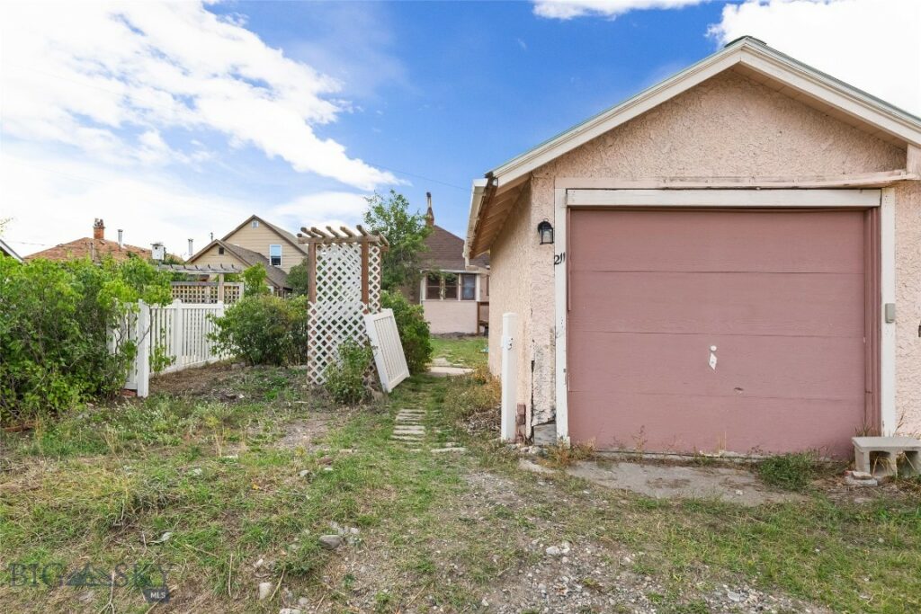 211 S E Street, Livingston MT 59047