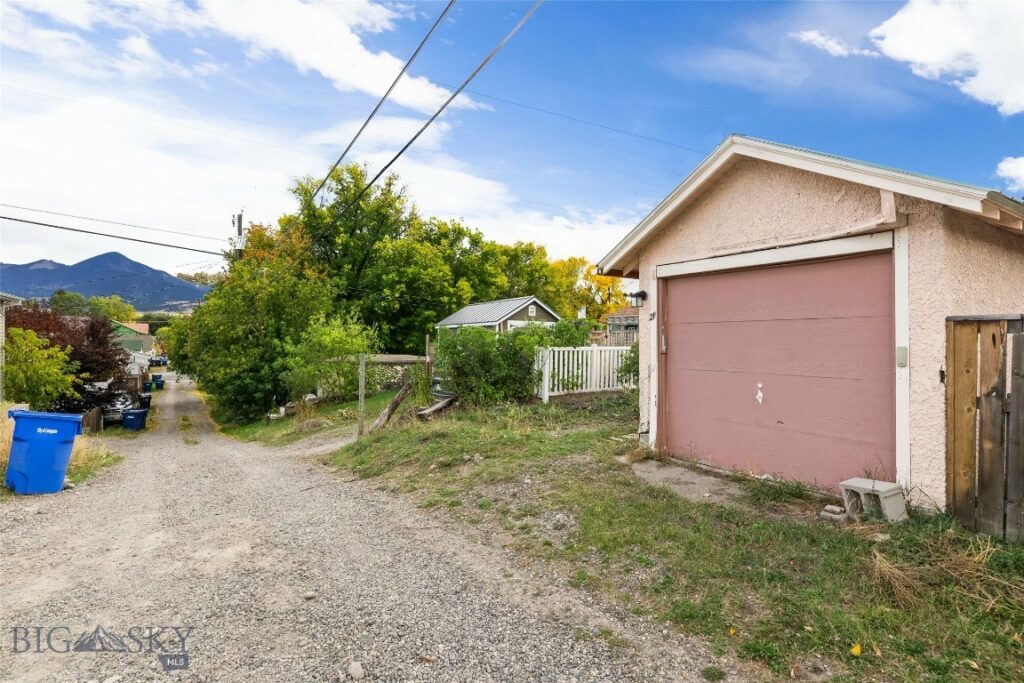 211 S E Street, Livingston MT 59047