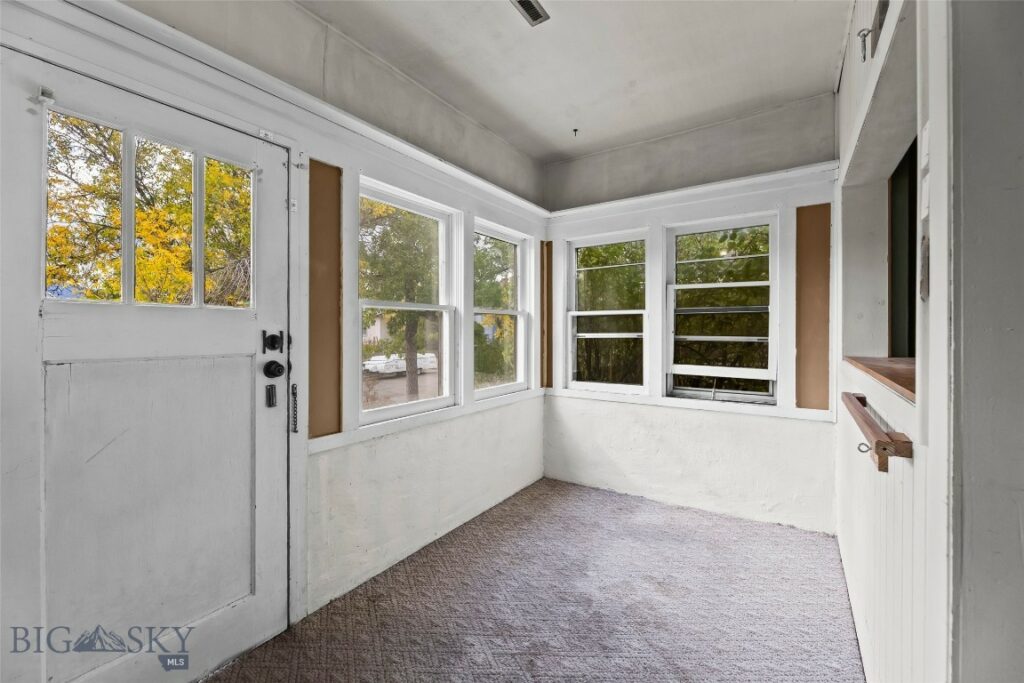 211 S E Street, Livingston MT 59047