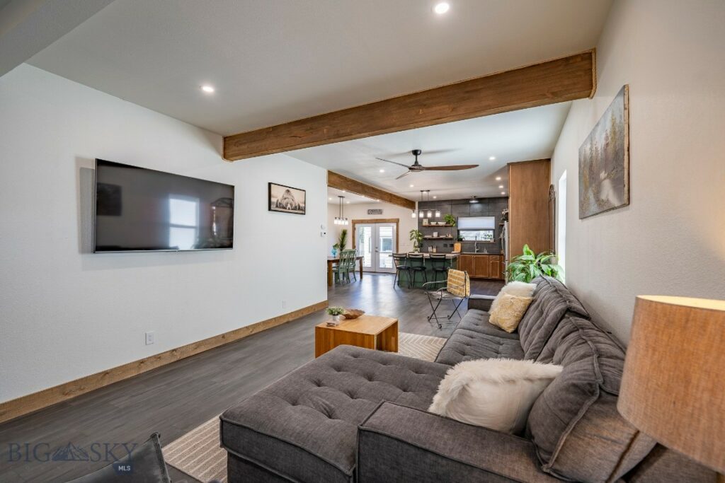 211 S H, Livingston MT 59047