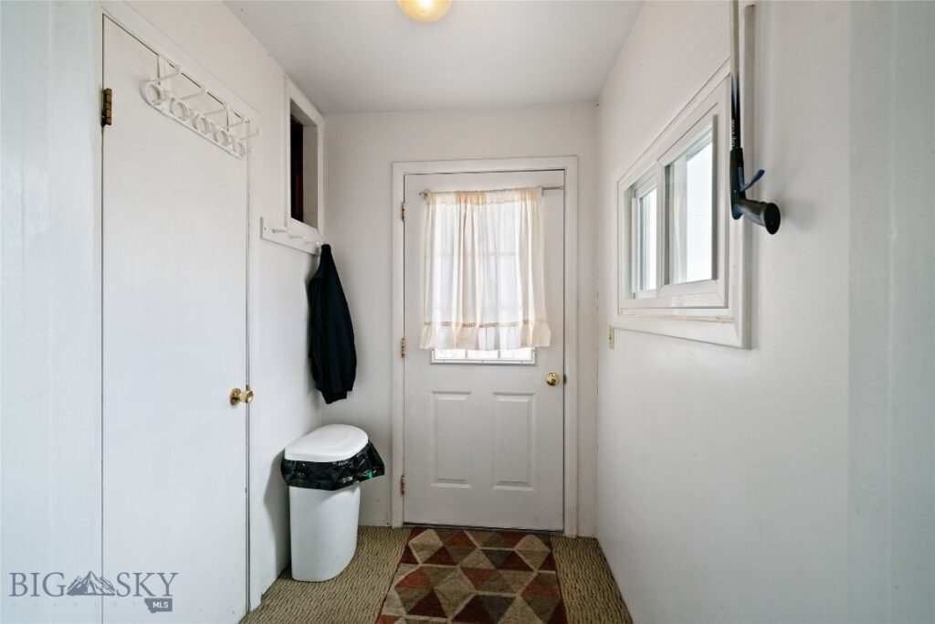212 N Broadway Street, Belgrade MT 59714