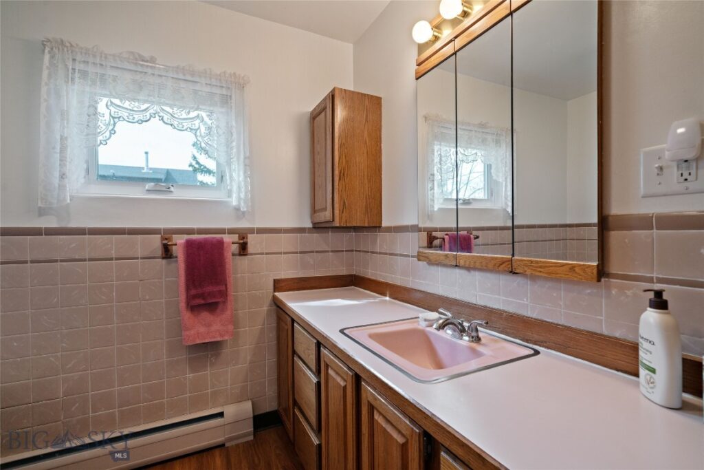 212 N Broadway Street, Belgrade MT 59714