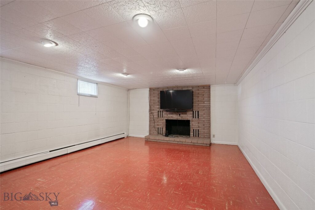 212 N Broadway Street, Belgrade MT 59714