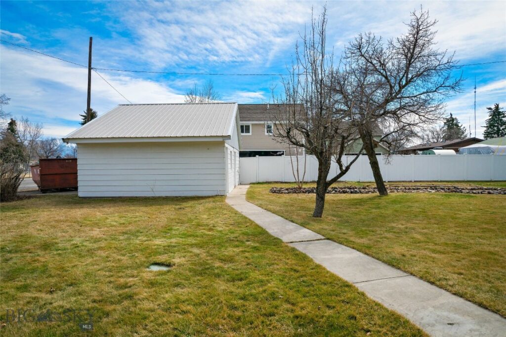 212 N Broadway Street, Belgrade MT 59714