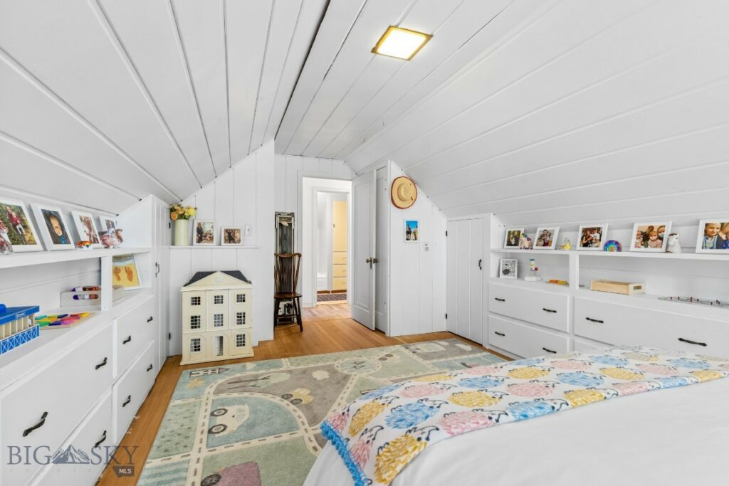 215 S 10th Street, Livingston MT 59047