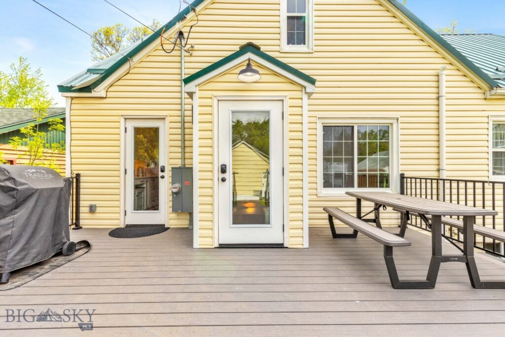 215 S 10th Street, Livingston MT 59047