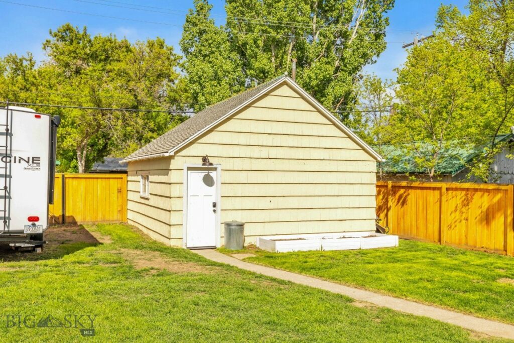 215 S 10th Street, Livingston MT 59047