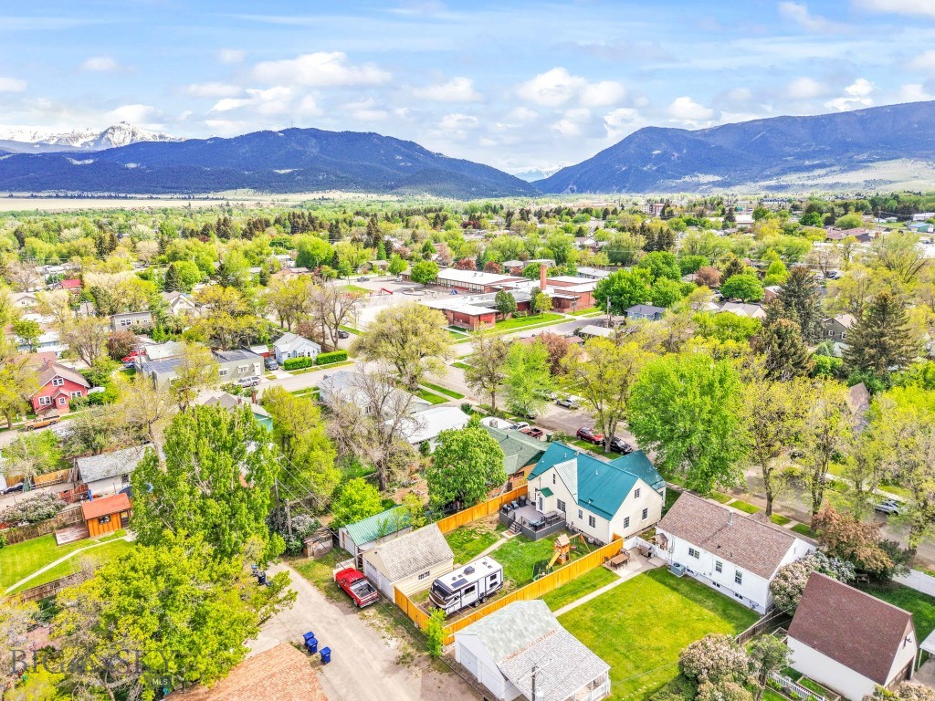 215 S 10th Street, Livingston MT 59047
