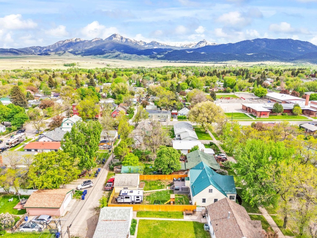 215 S 10th Street, Livingston MT 59047