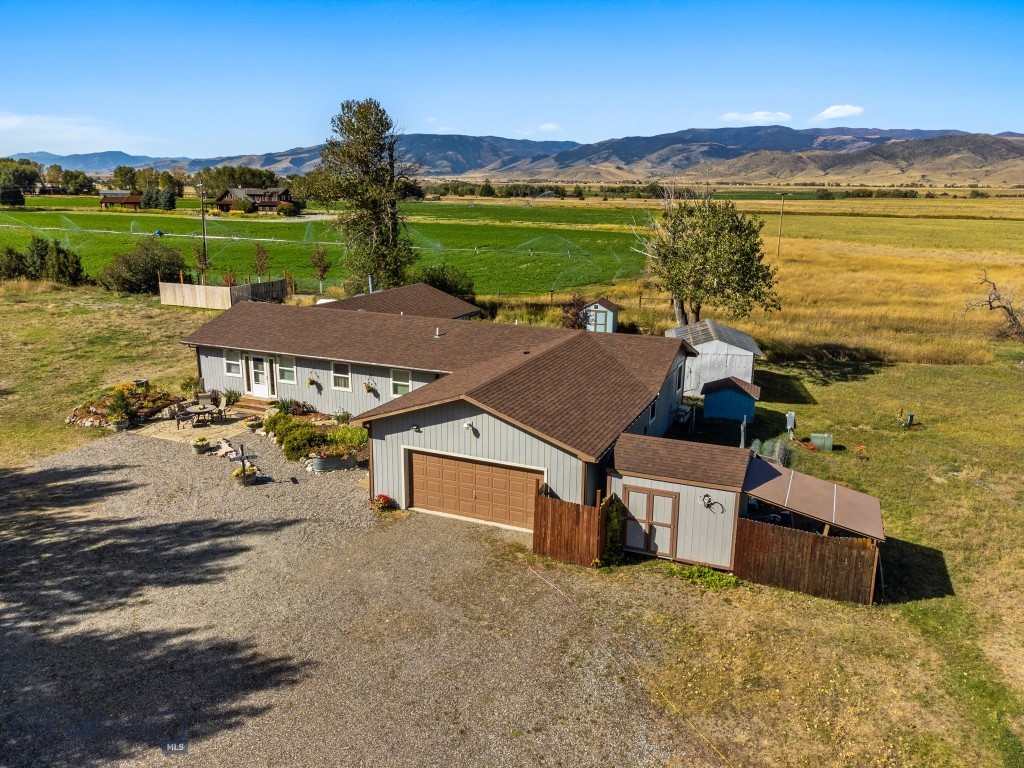 2163 E River Road, Livingston MT 59047