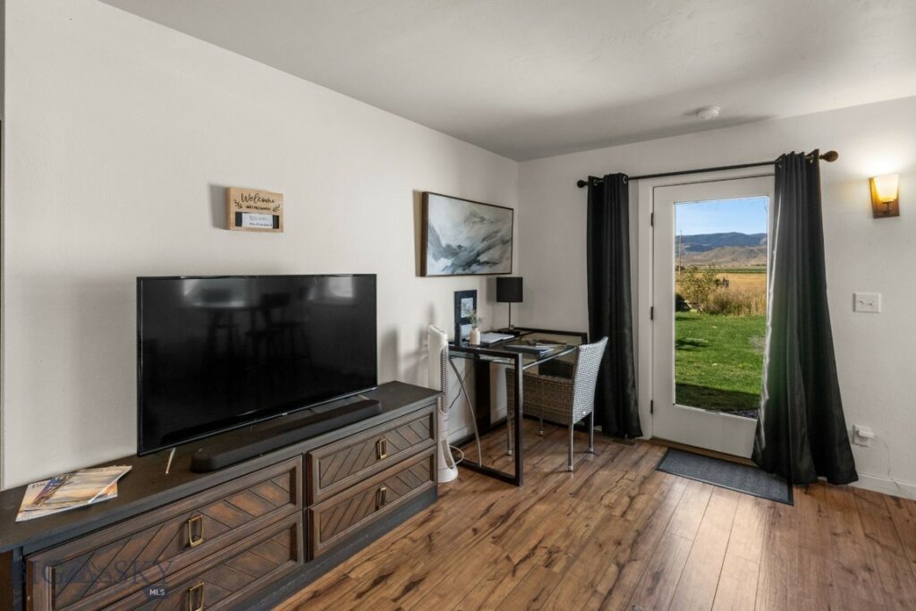 2163 E River Road, Livingston MT 59047