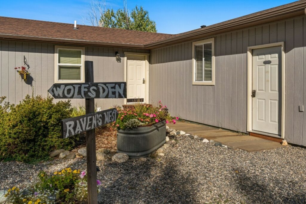 2163 East River Road, Livingston MT 59047