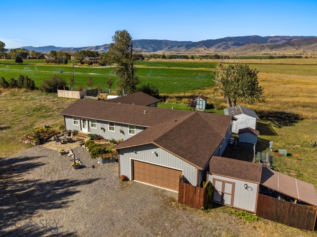 2163 East River Road, Livingston MT 59047