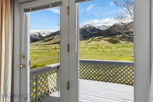 2164 E River Road, Livingston MT 59047