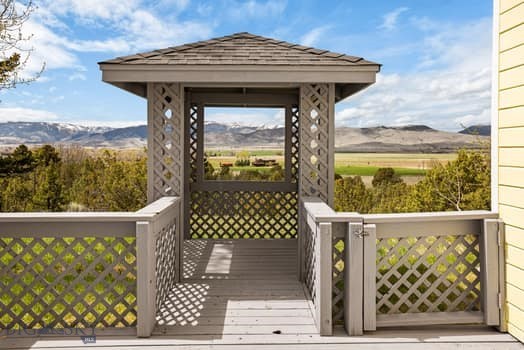 2164 E River Road, Livingston MT 59047