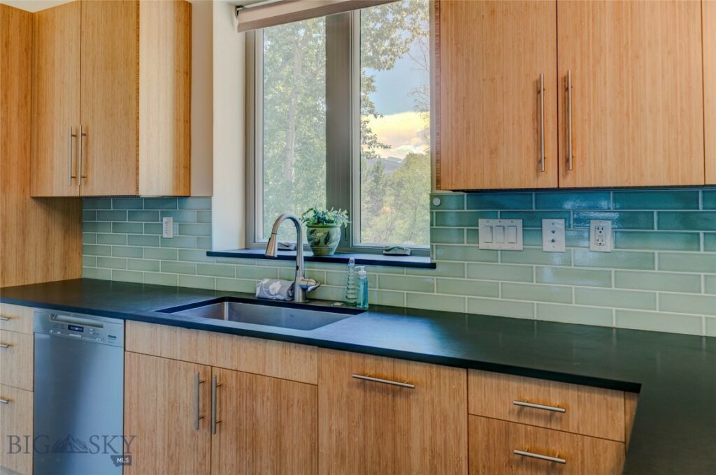 218 Little Creek Bend, Livingston MT 59047