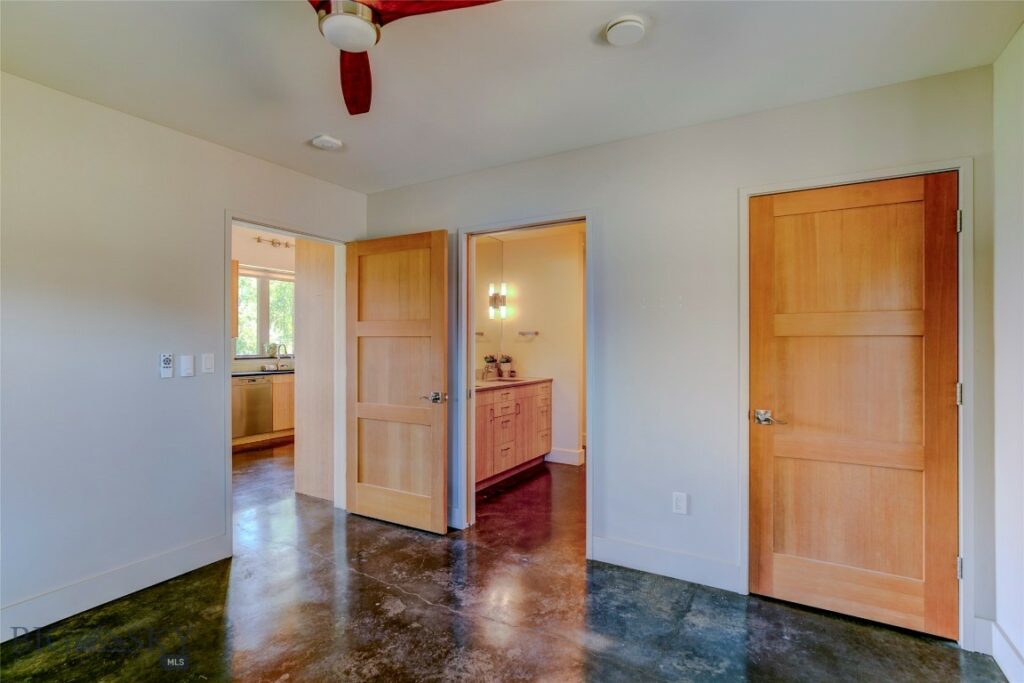 218 Little Creek Bend, Livingston MT 59047