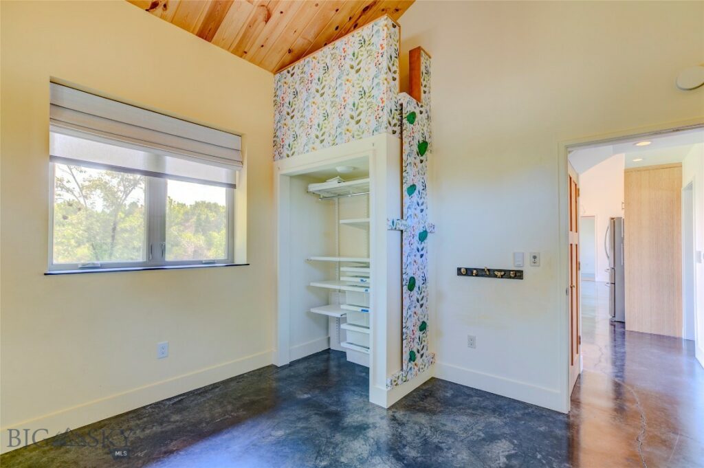 218 Little Creek Bend, Livingston MT 59047