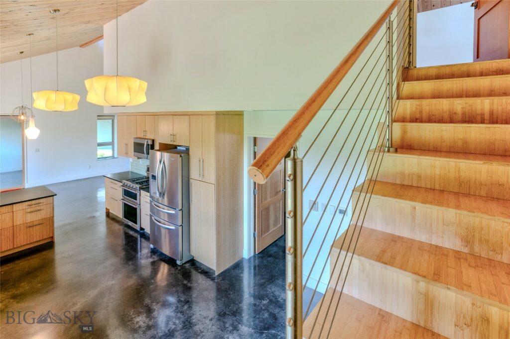 218 Little Creek Bend, Livingston MT 59047
