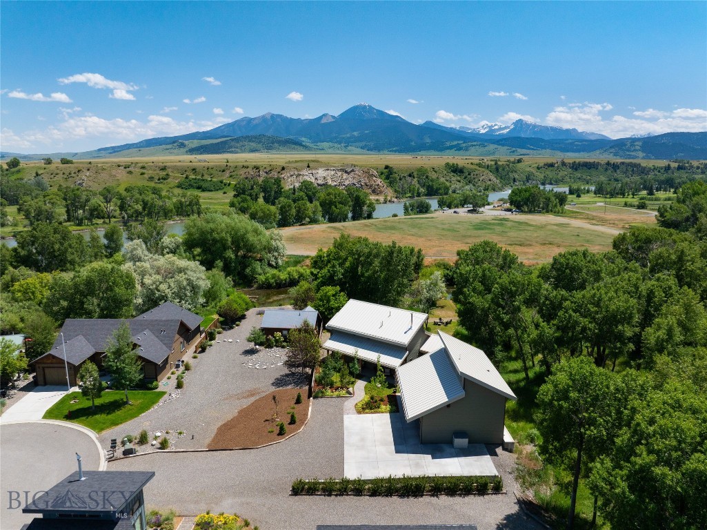 218 Little Creek Bend, Livingston MT 59047