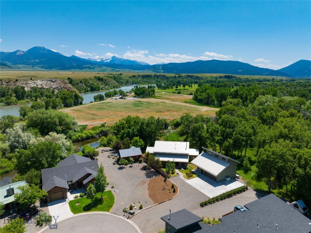 218 Little Creek Bend, Livingston MT 59047