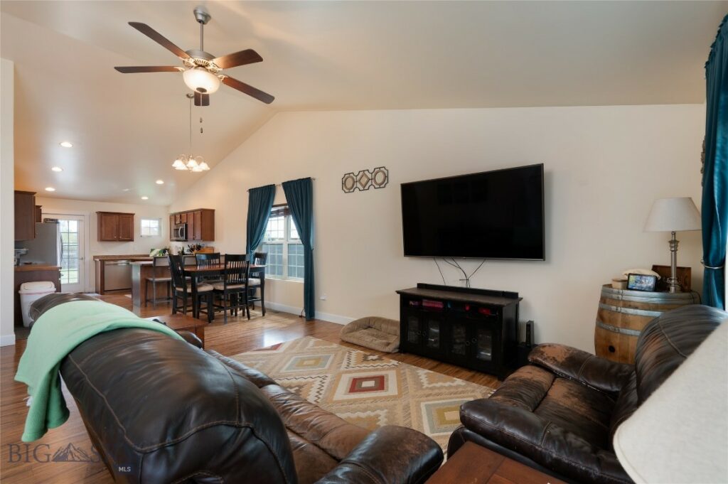 2206 Sturnella Lane, Belgrade MT 59714