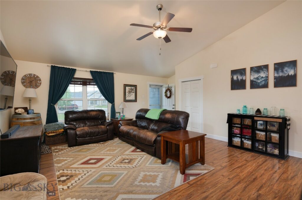 2206 Sturnella Lane, Belgrade MT 59714