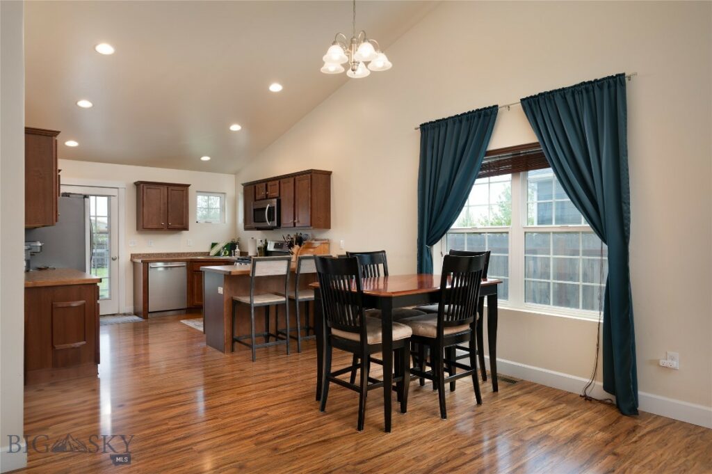 2206 Sturnella Lane, Belgrade MT 59714