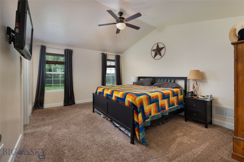 2206 Sturnella Lane, Belgrade MT 59714